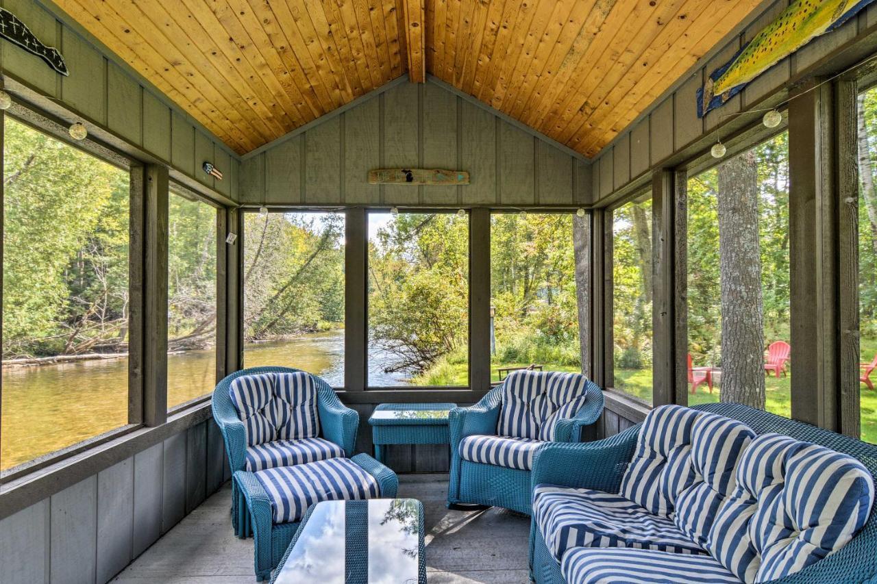 Riverfront Traverse City Cabin Fish, Kayak And Tube Kültér fotó
