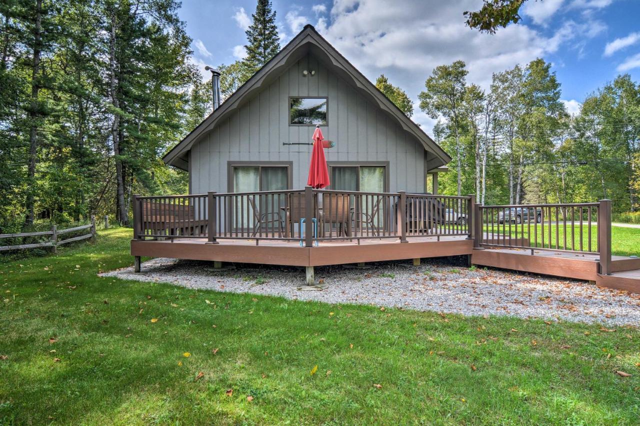 Riverfront Traverse City Cabin Fish, Kayak And Tube Kültér fotó